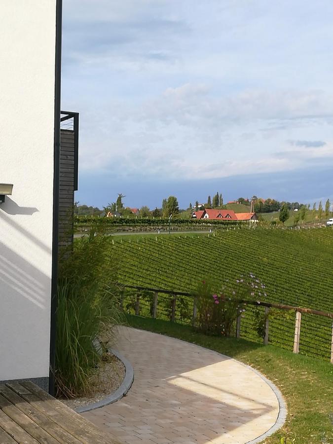 Weinstrassenapartment Fam. Dietrich Ratsch an der Weinstrasse Exterior photo